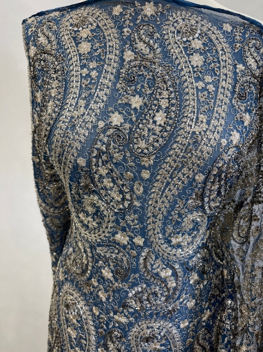 Picture of "Embroidered veil with beads"