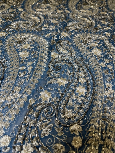Picture of "Embroidered veil with beads"