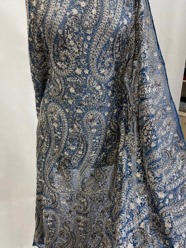 Picture of "Embroidered veil with beads"