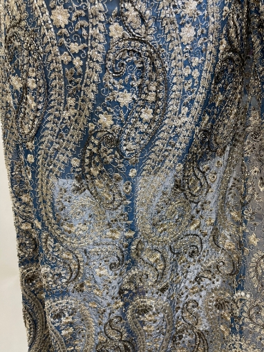 Picture of "Embroidered veil with beads"