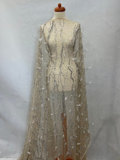 Picture of Feather embroidery with pearls and silver beads