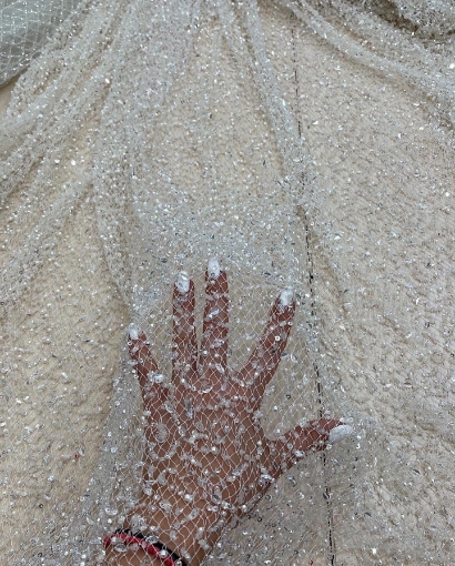 Picture of Elastic mesh with beads and pearls