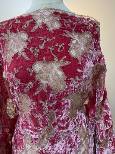 Picture of Lace with velvet