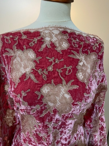 Picture of Lace with velvet