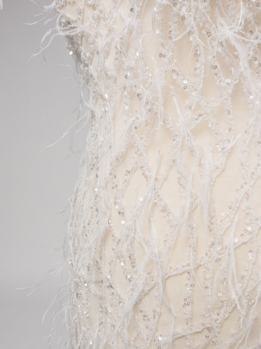 Picture of Embroidery with pearls and feathers