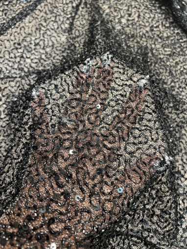 Picture of Mesh-type embroidery with beads and sequins Azalea