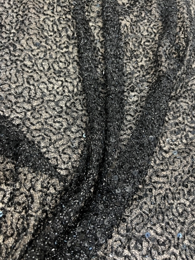 Picture of Mesh-type embroidery with beads and sequins Azalea