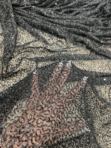 Picture of Mesh-type embroidery with beads and sequins Azalea