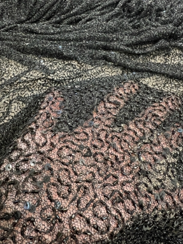 Picture of Mesh-type embroidery with beads and sequins Azalea