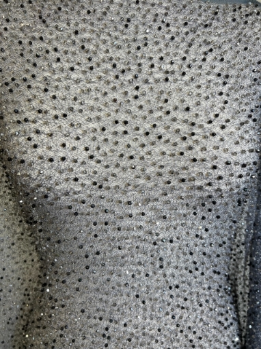 Picture of Silver-hued crystal embroidery