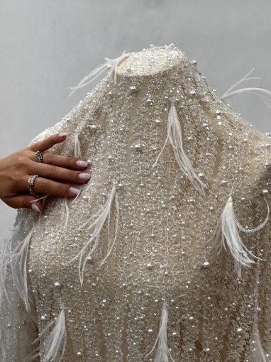 Picture of Lace with pearls and feathers Marry Me