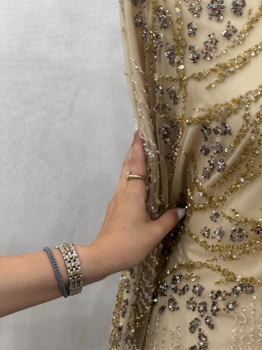 Picture of Golden-toned embroidery Fall for me
